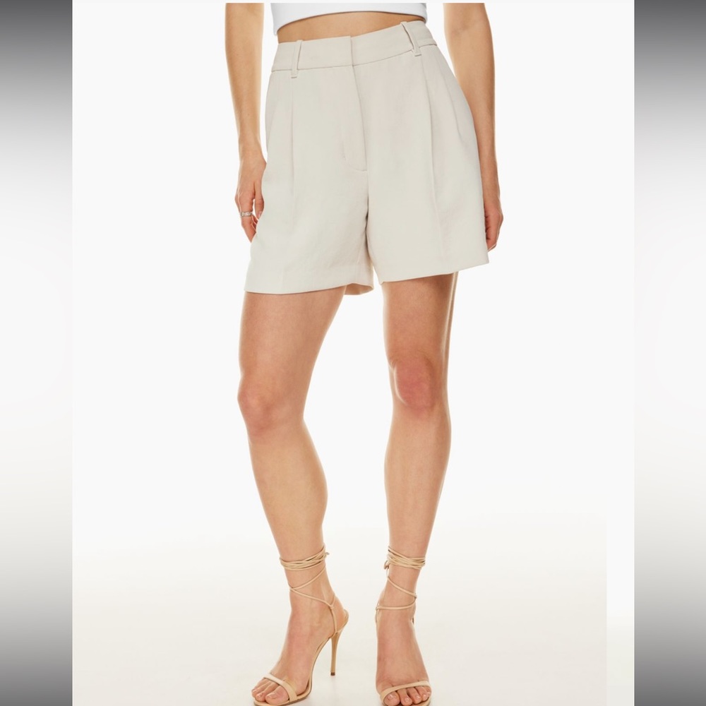 Aritzia Wilfred Effortless Shorts (like new)